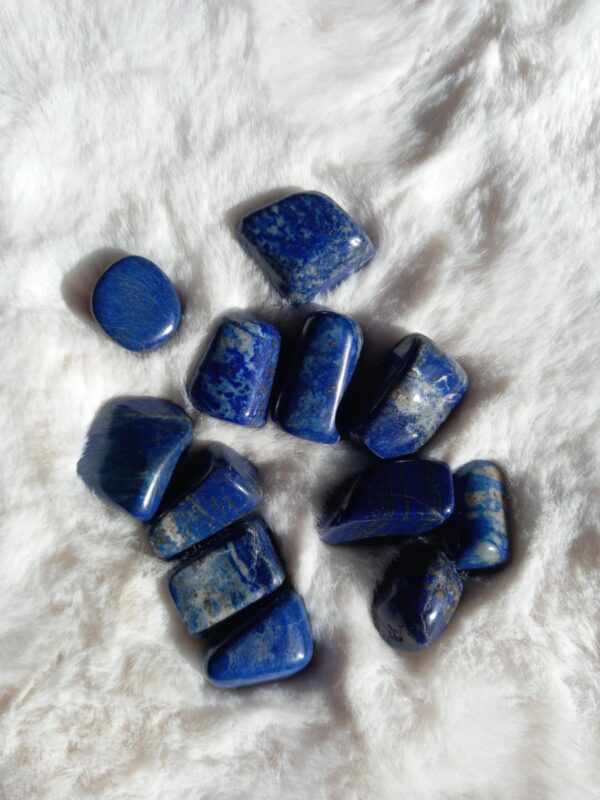 Lapis lazuli steen – blauwe edelsteen voor intuïtie, wijsheid en spirituele groei